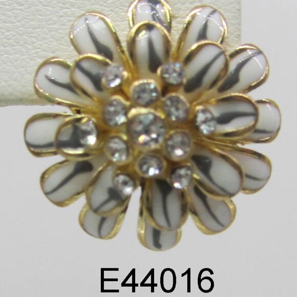 Target 2 pairs for $18 3D Flower pierced Earrings - Gold/White 1 inch diameter - Picture 2 of 7